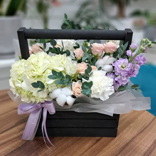 Белоснежные цветочные композиции в стильном ящичке белоснежные цветочные композиции в стильном ящичке