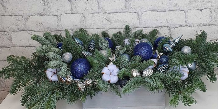 https://flowers-1.ru/news/novogodnie-nastolnie-kompozicii