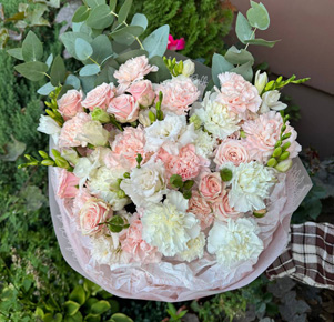 букеты с гвоздиками