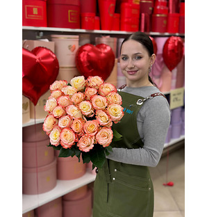 Красно-белая роза