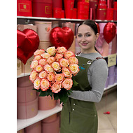 Красно-белая роза