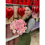 Розовая роза